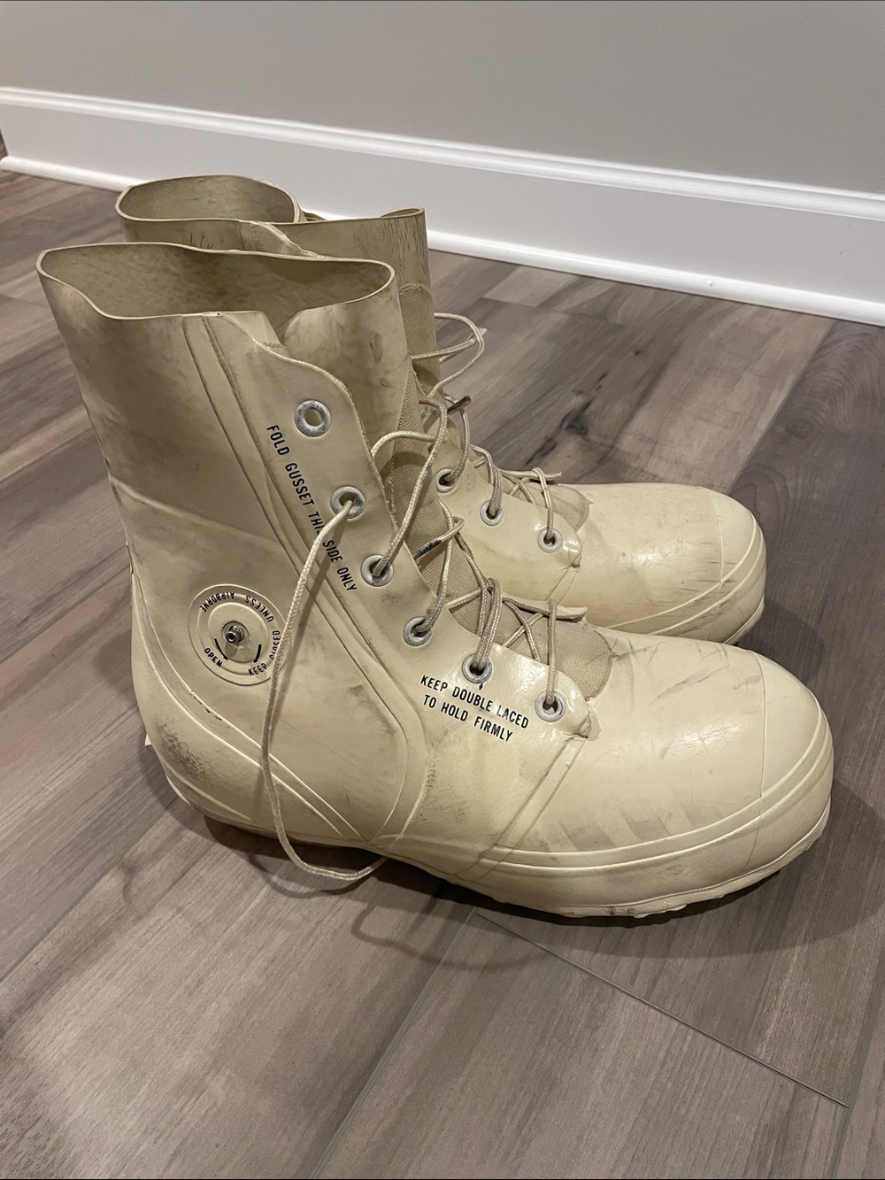 US Military White Mickey Mouse Bunny Boots Extreme Cold Weather Size 12R